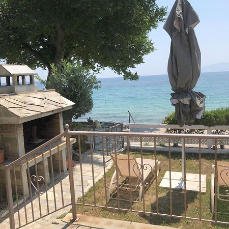 Palio Beach House Palaiontsiflikion Bagian luar foto