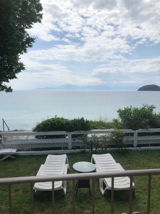Palio Beach House Palaiontsiflikion Bagian luar foto