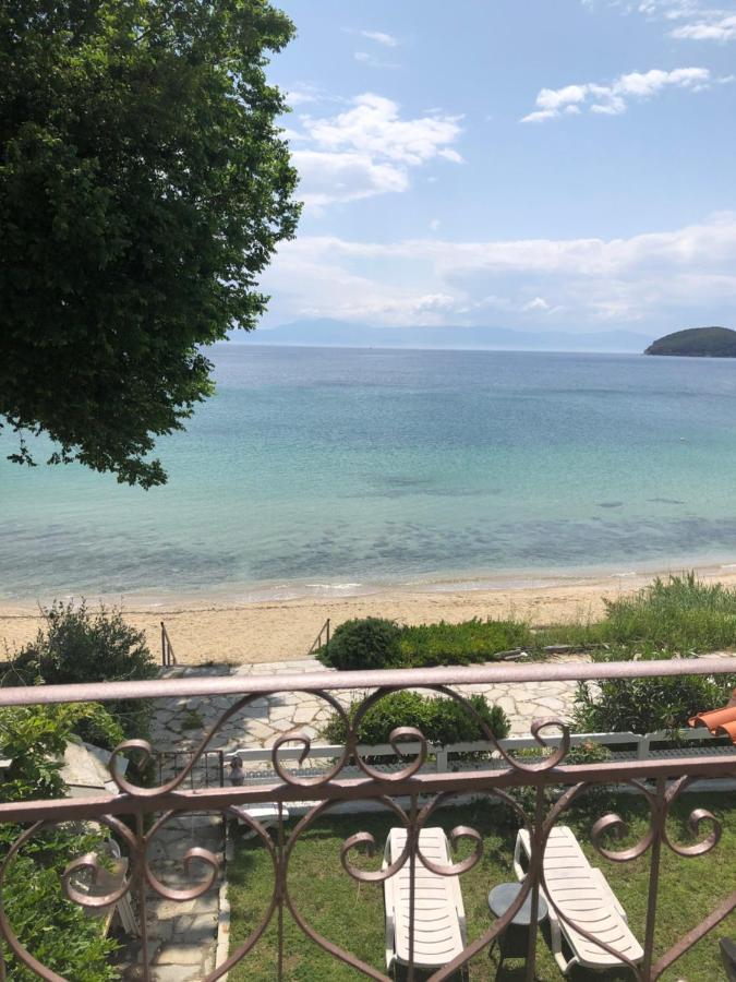 Palio Beach House Palaiontsiflikion Bagian luar foto