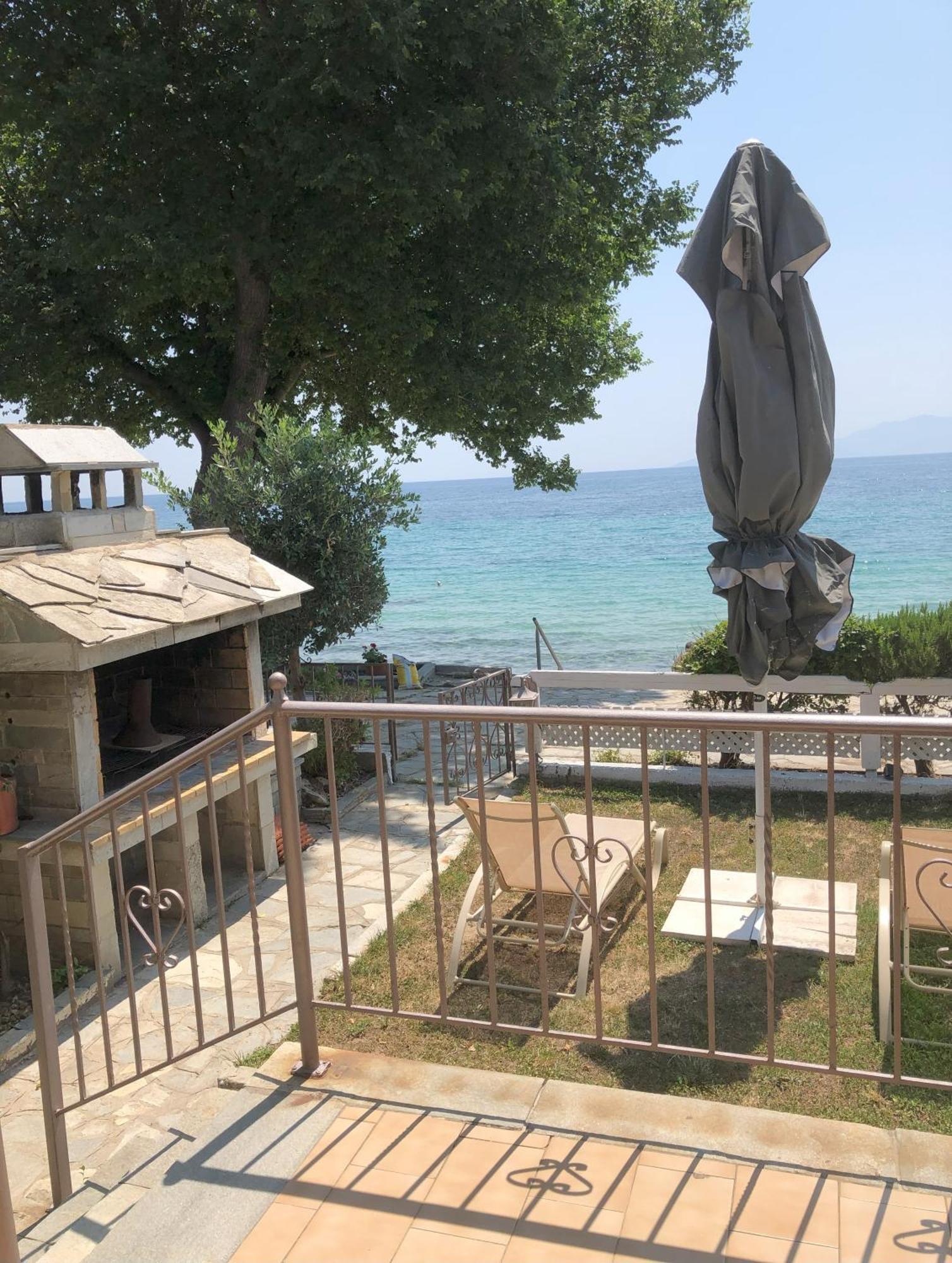 Palio Beach House Palaiontsiflikion Bagian luar foto