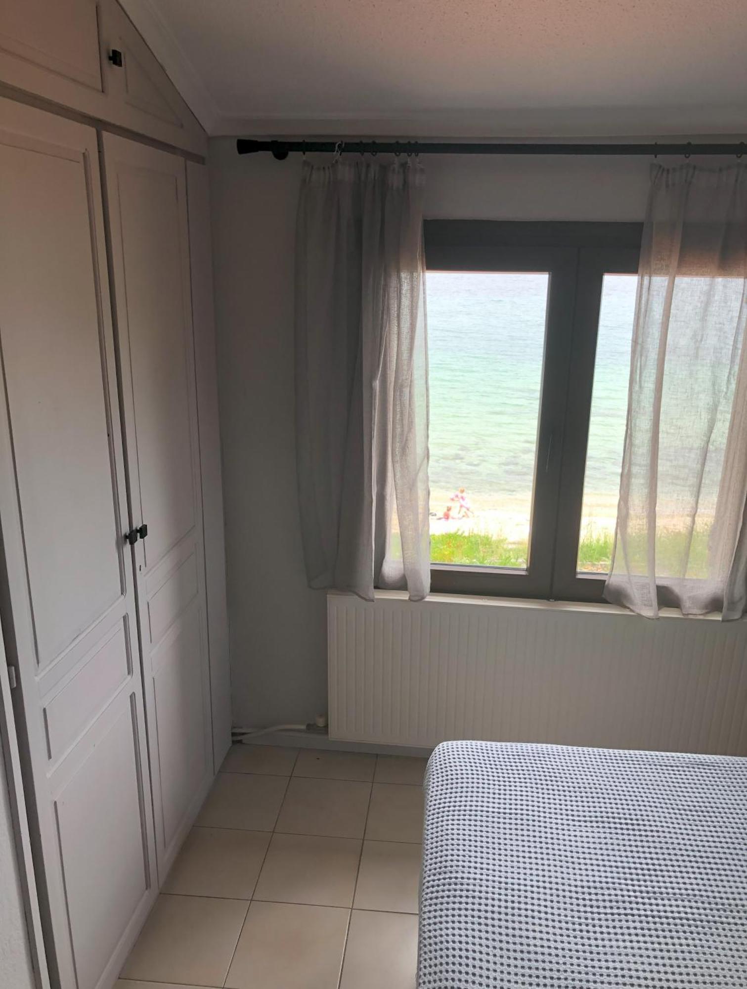 Palio Beach House Palaiontsiflikion Bagian luar foto