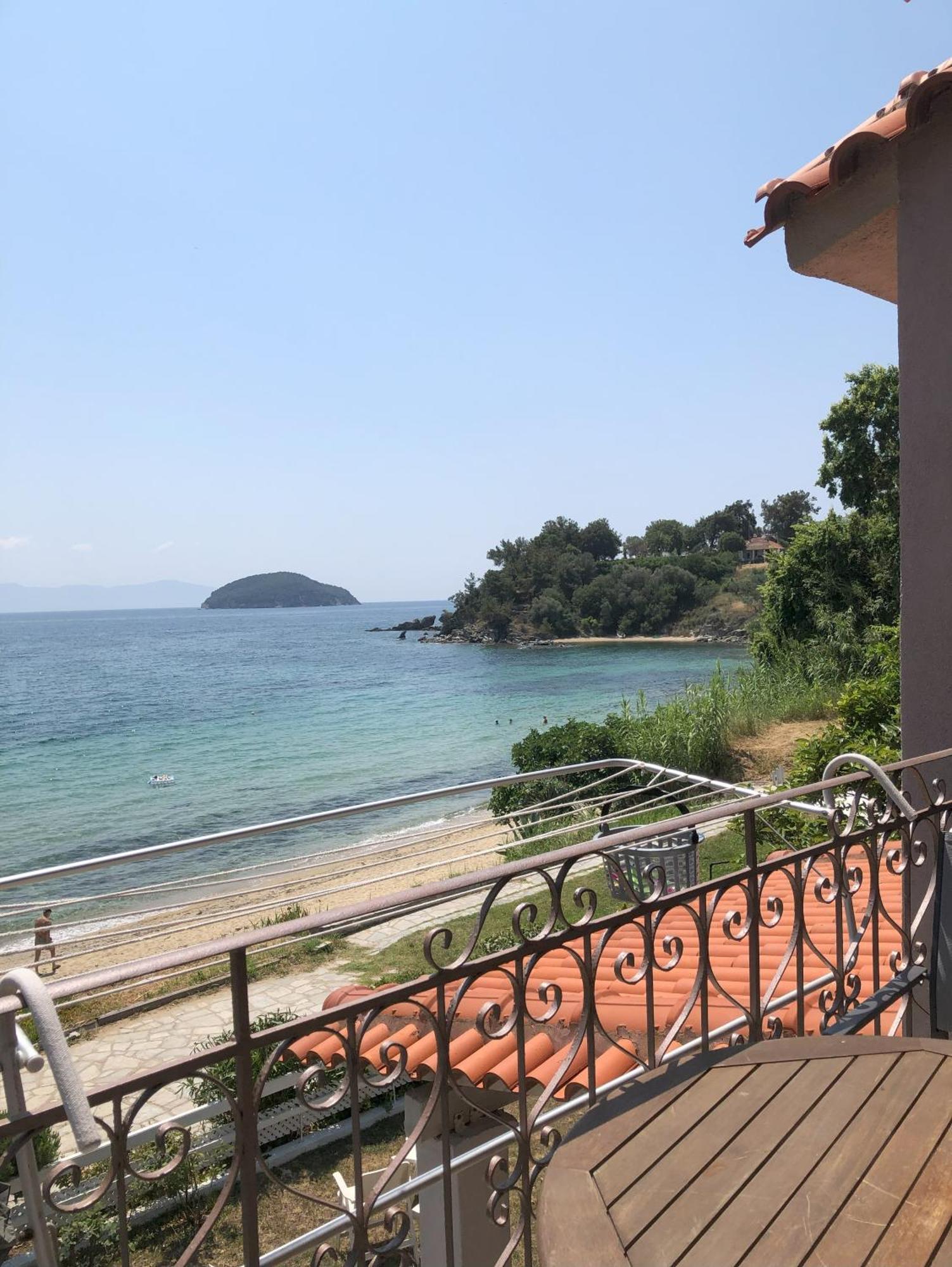 Palio Beach House Palaiontsiflikion Bagian luar foto