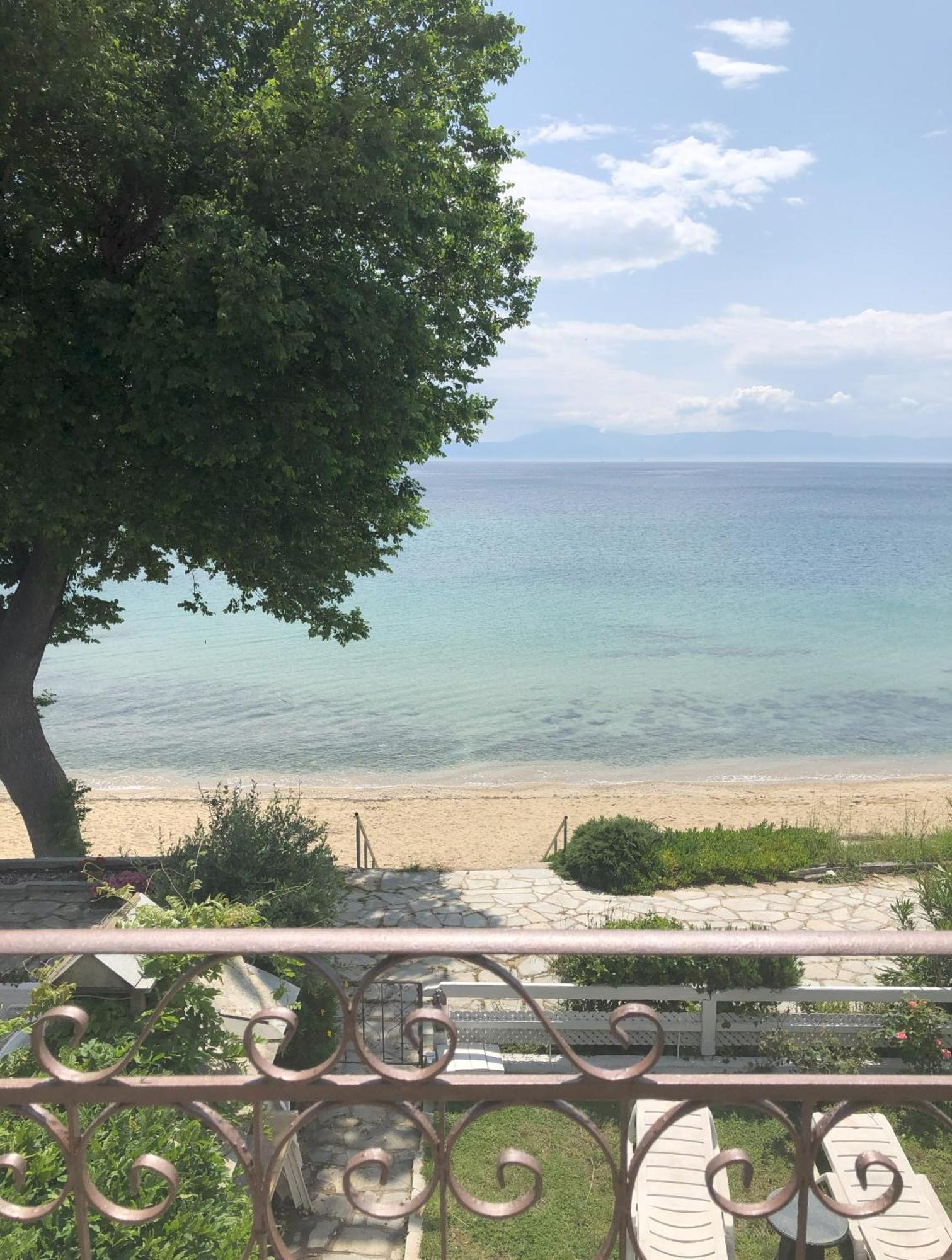 Palio Beach House Palaiontsiflikion Bagian luar foto