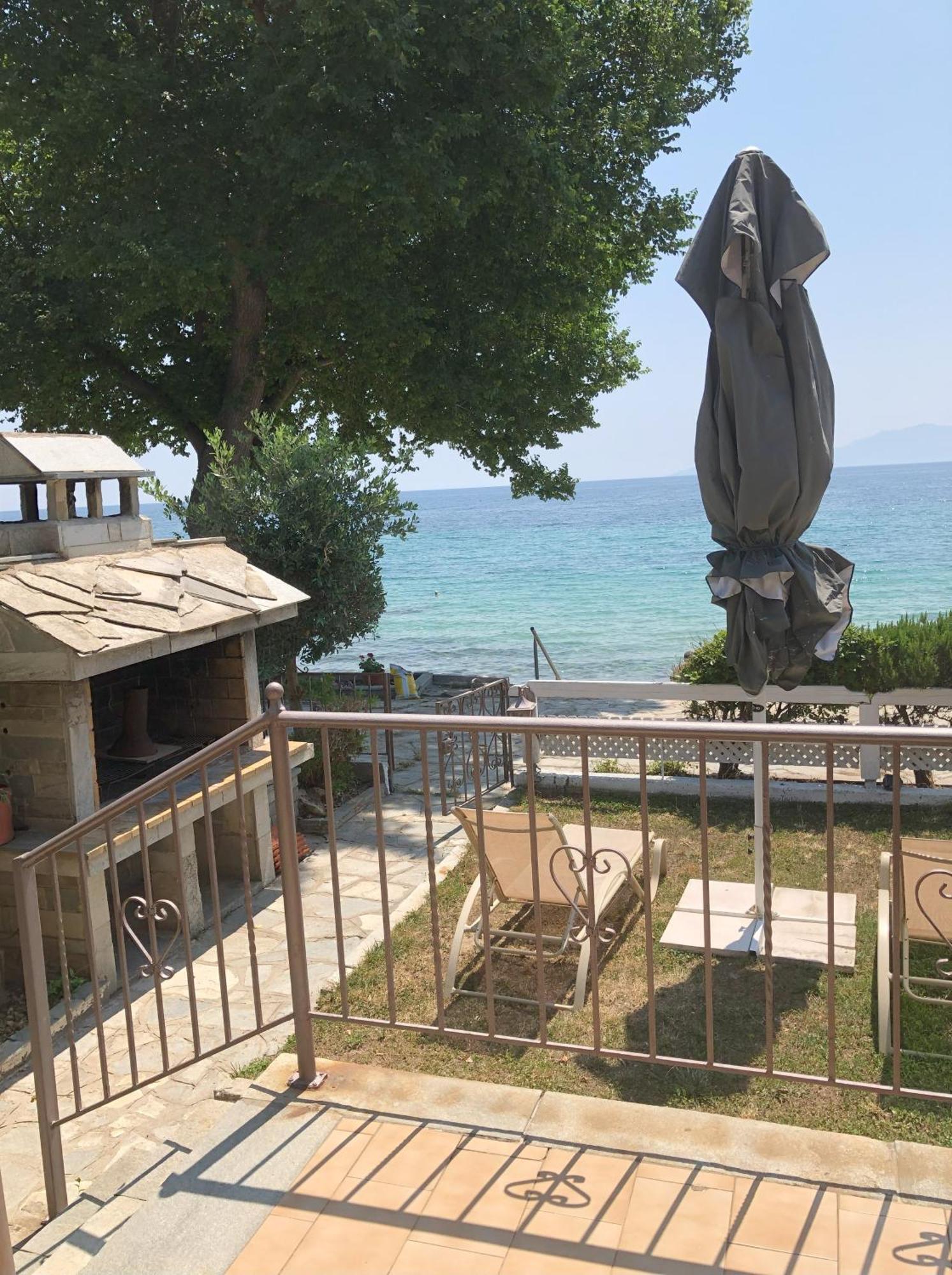Palio Beach House Palaiontsiflikion Bagian luar foto