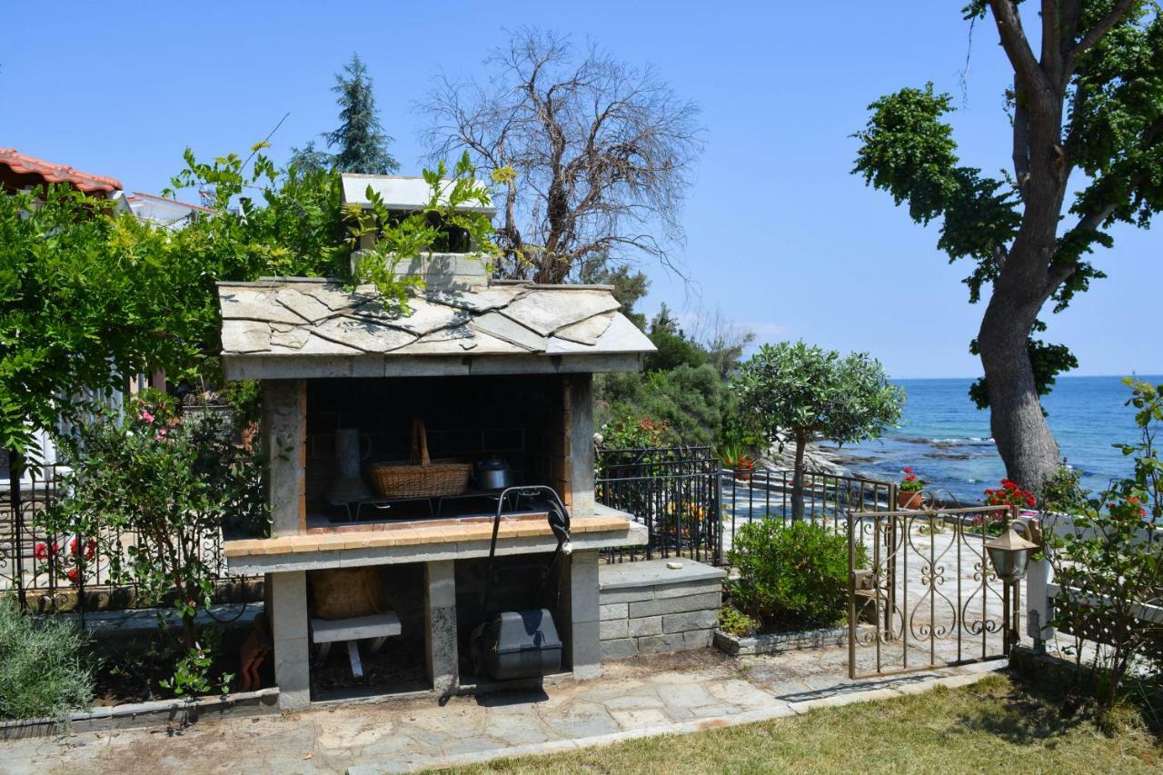 Palio Beach House Palaiontsiflikion Bagian luar foto